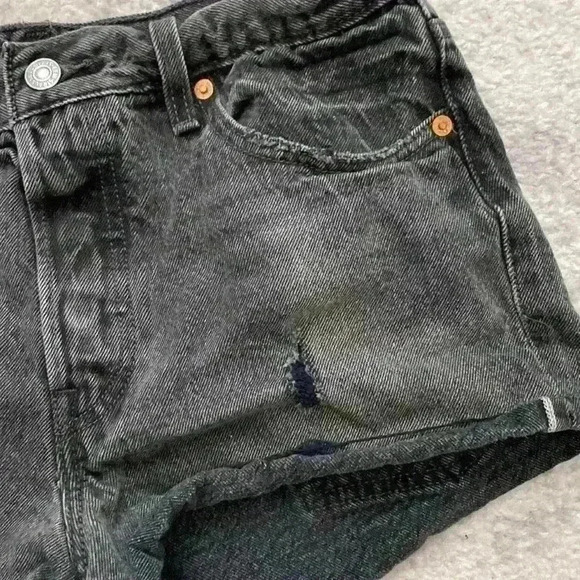 Levi cutoff shorts - Picture 2 of 6